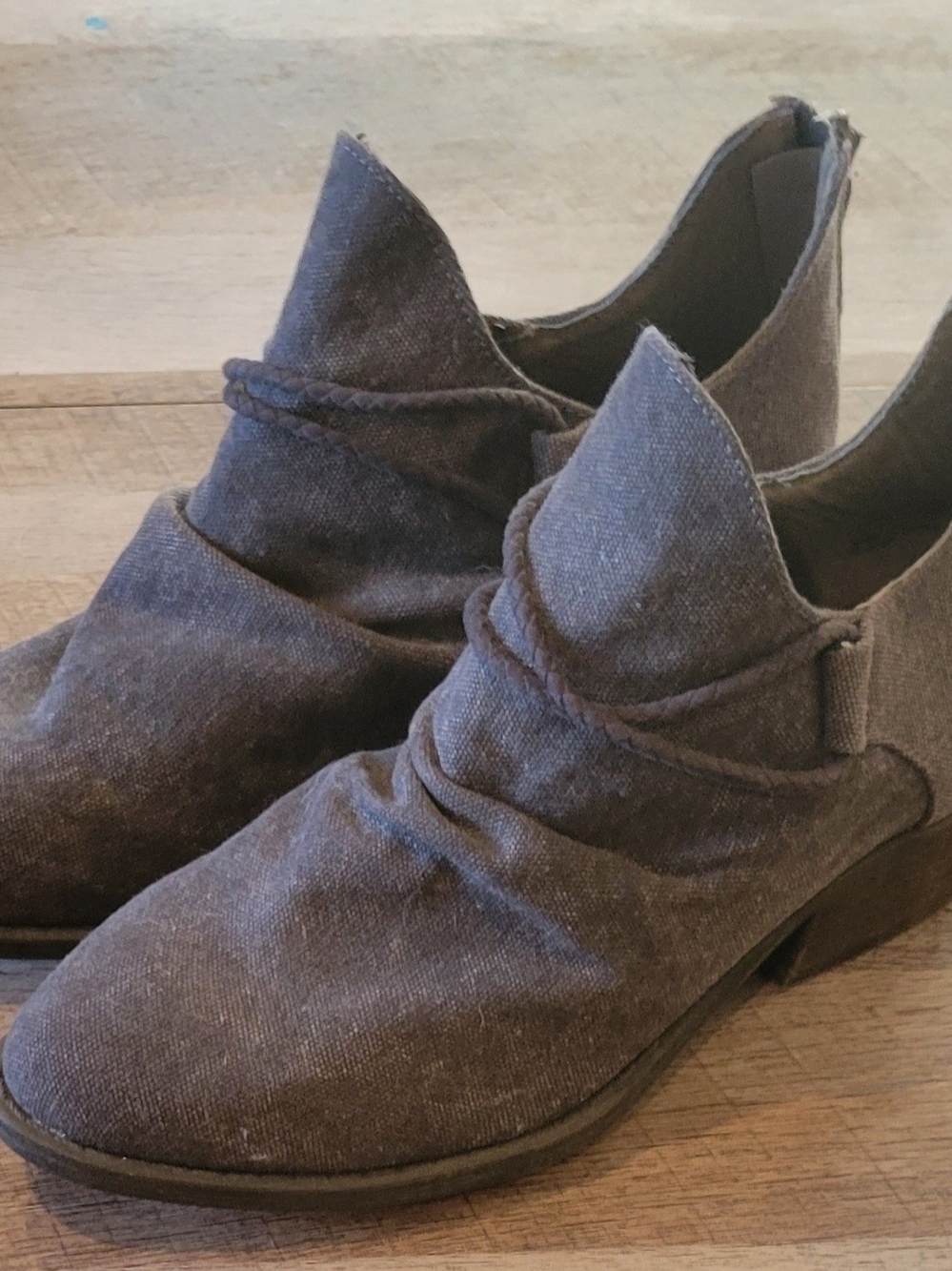Very G Women's Dark Brown Ruching Slip-On Ankle Booties